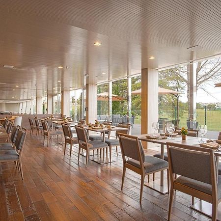 Suryaa Hotel Pinhais, Curio Collection By Hilton Bagian luar foto