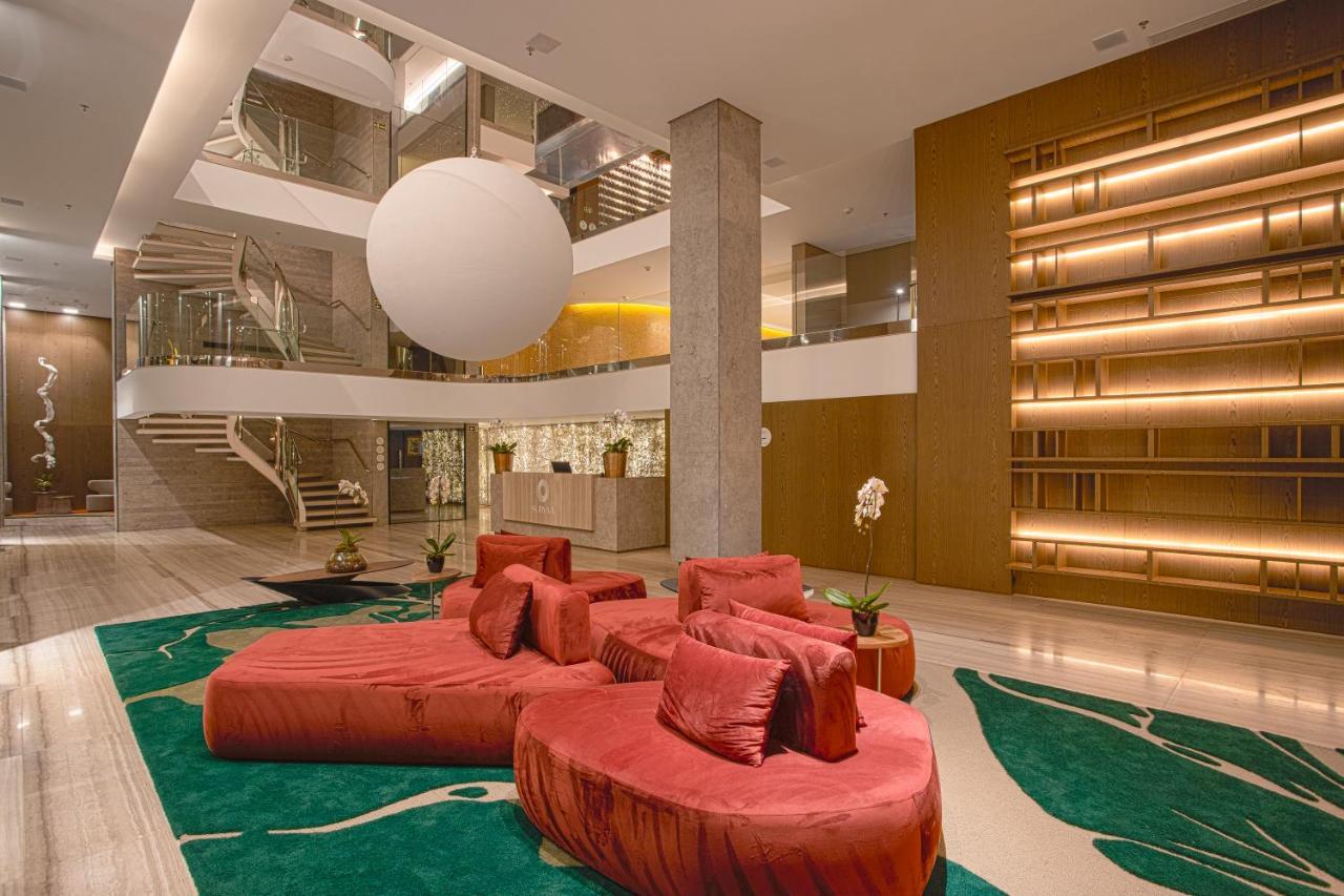 Suryaa Hotel Pinhais, Curio Collection By Hilton Bagian luar foto
