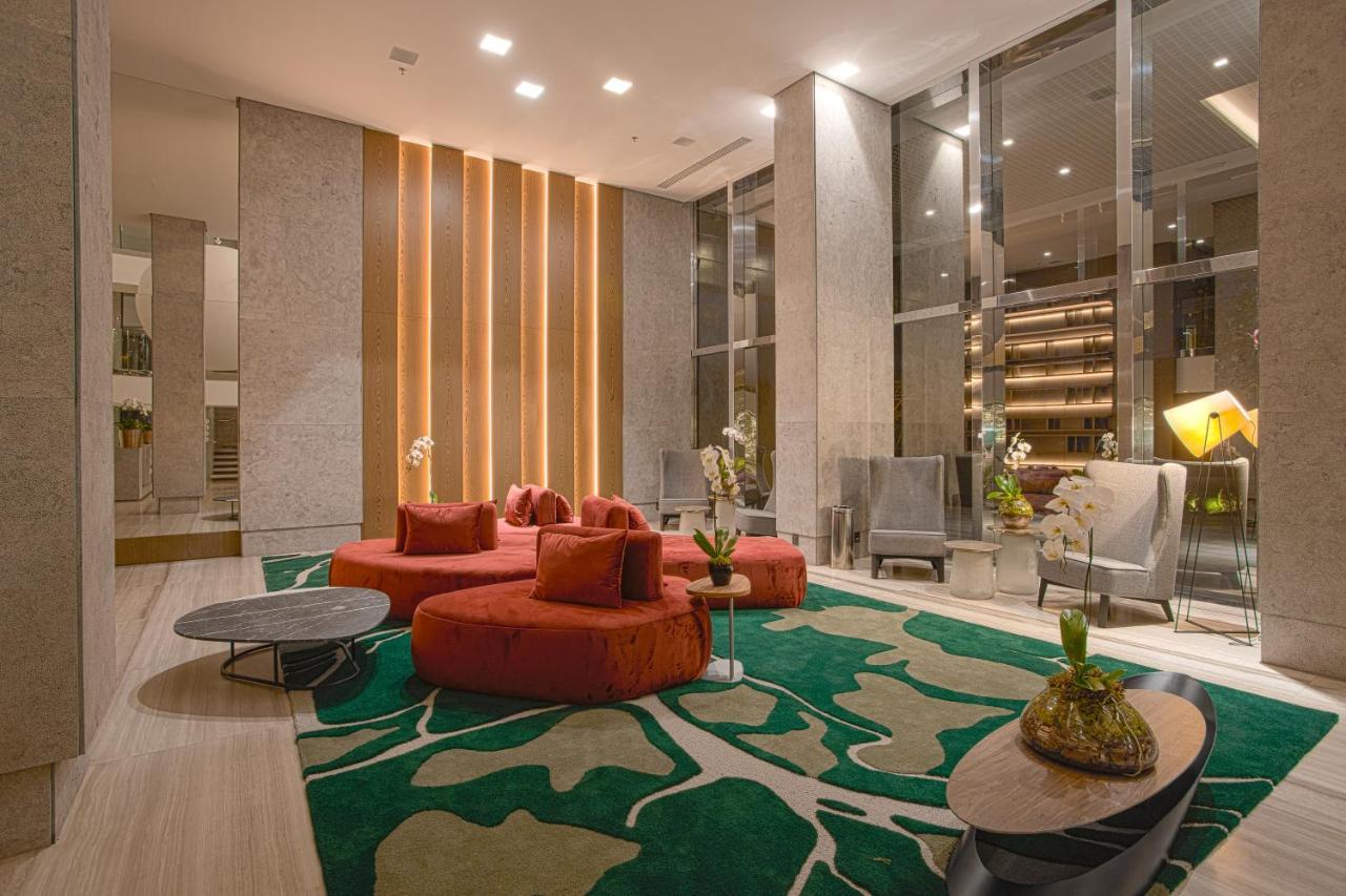 Suryaa Hotel Pinhais, Curio Collection By Hilton Bagian luar foto