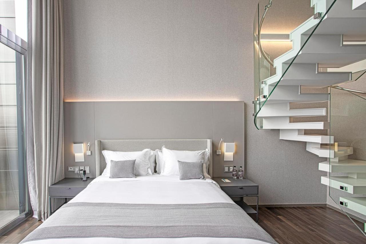 Suryaa Hotel Pinhais, Curio Collection By Hilton Bagian luar foto