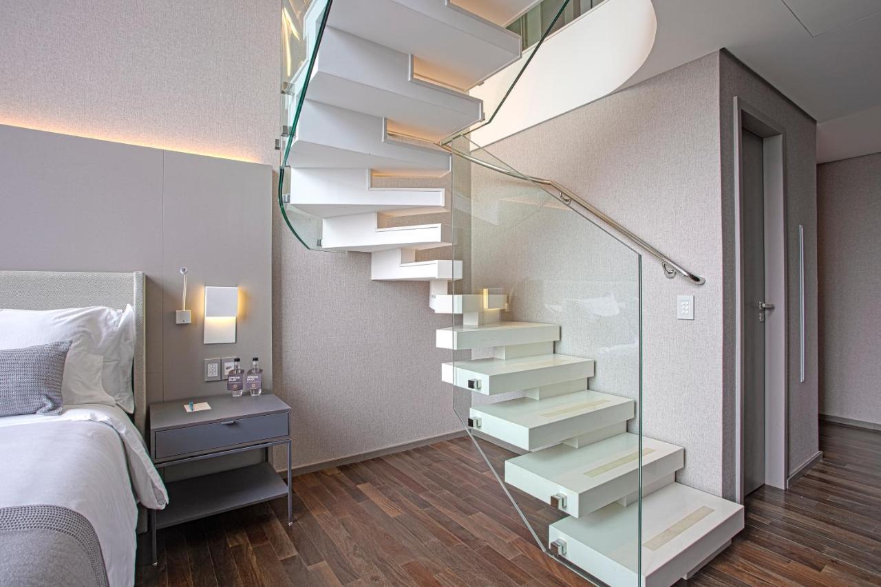 Suryaa Hotel Pinhais, Curio Collection By Hilton Bagian luar foto