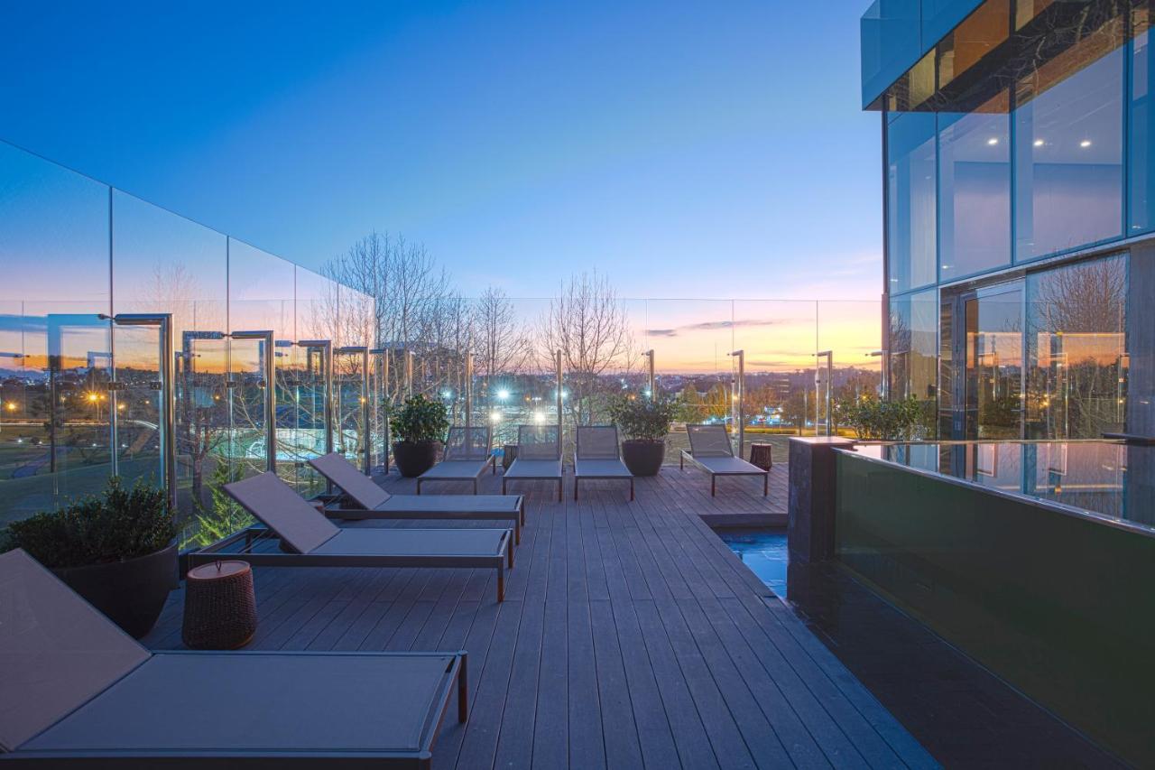 Suryaa Hotel Pinhais, Curio Collection By Hilton Bagian luar foto