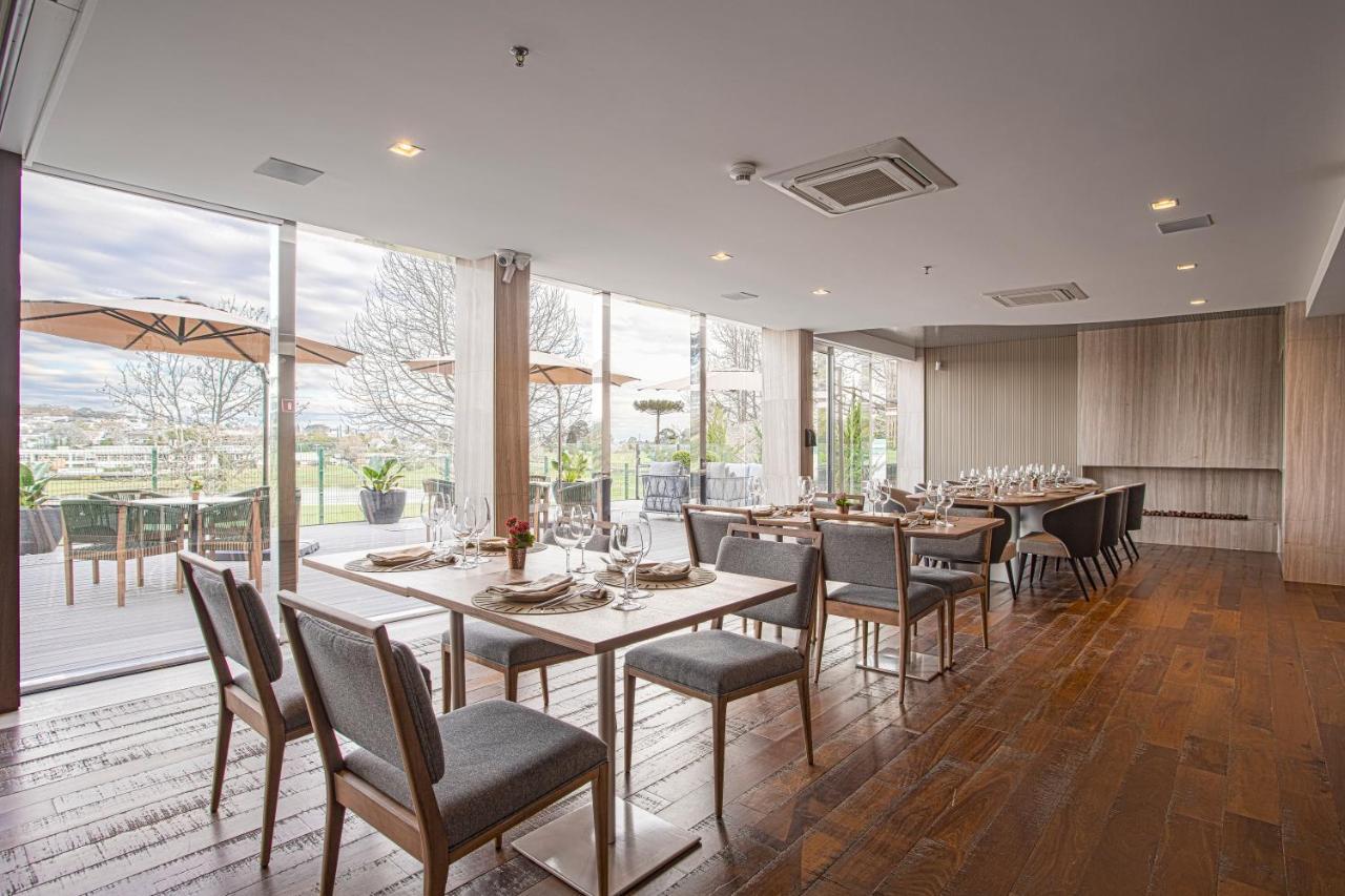 Suryaa Hotel Pinhais, Curio Collection By Hilton Bagian luar foto