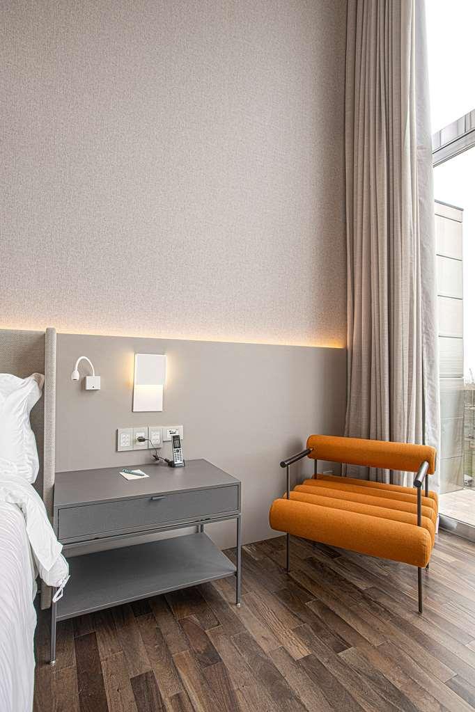 Suryaa Hotel Pinhais, Curio Collection By Hilton Ruang foto