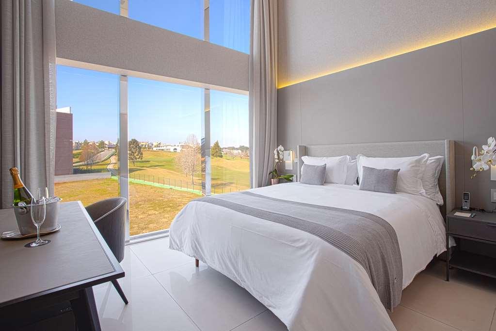 Suryaa Hotel Pinhais, Curio Collection By Hilton Ruang foto