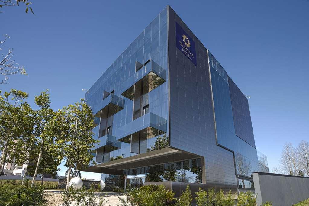 Suryaa Hotel Pinhais, Curio Collection By Hilton Bagian luar foto